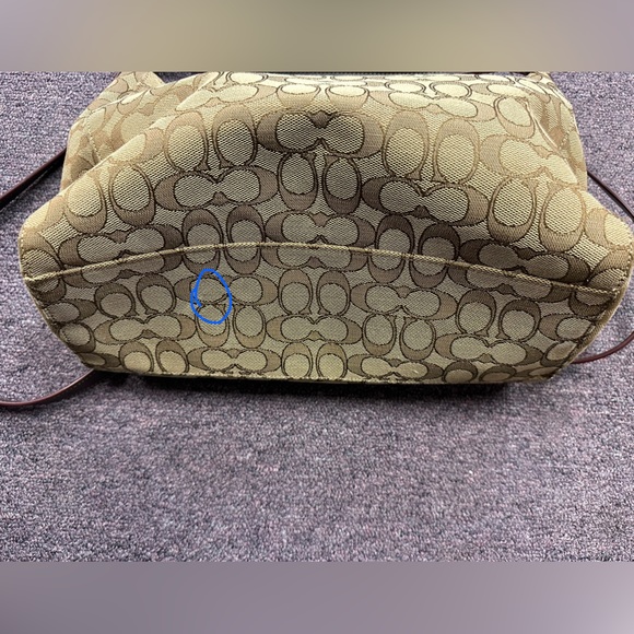 Coach hobo stole handbag, black and gray, removable strap 12x12. - Picture 3 of 6